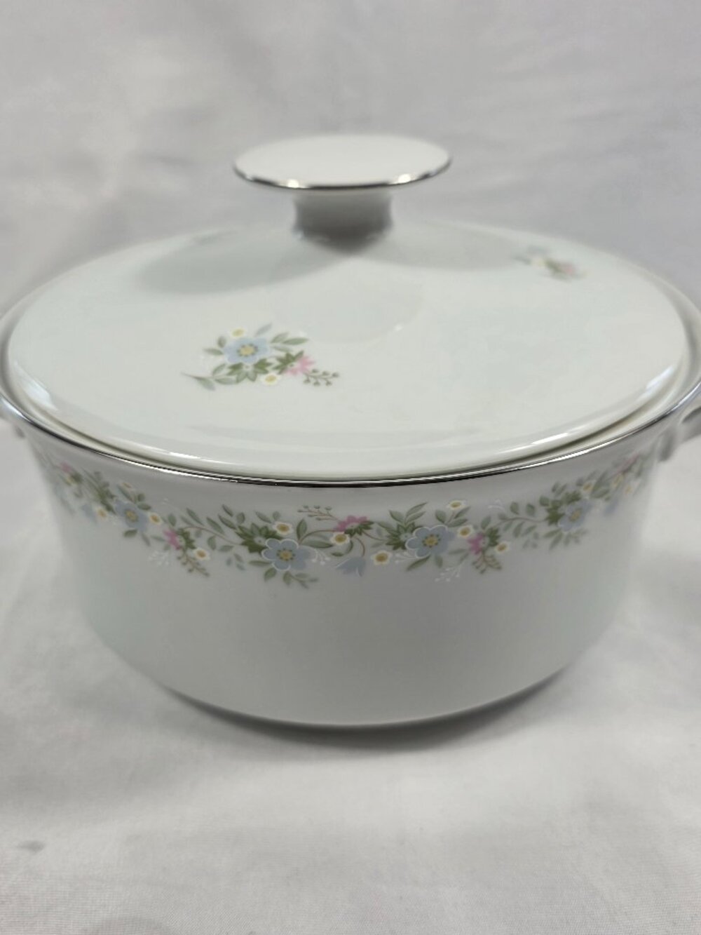 Johann Haviland Forever Spring Round Covered Vegetable 8 Inch Pink & Blue Flower